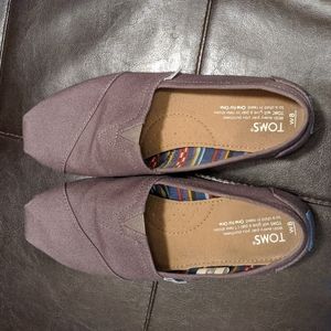 TOMS Slip ons